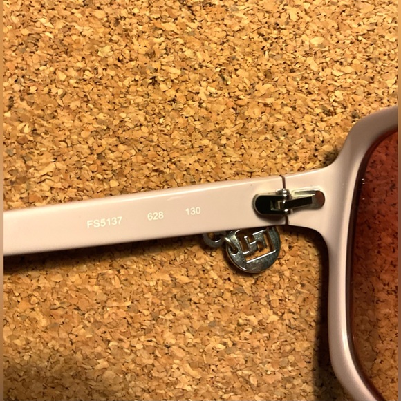 Fendi Bold pink Sunglasses with dangling silver logo charm - Picture 7 of 8